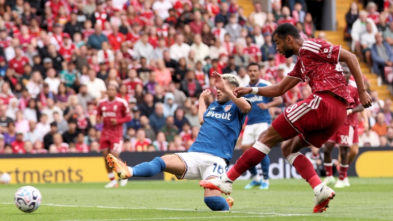 Khả năng di chuyển của Isak có thể trở thành chìa khóa trước hàng thủ Newcastle