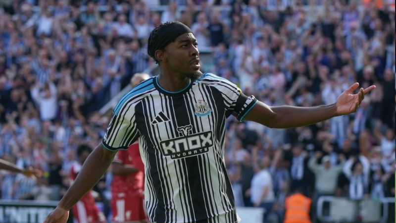 Elanga mở tỷ số cho Newcastle chỉ sau 5 phút