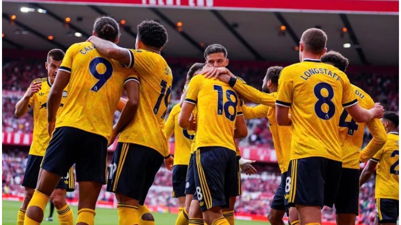 Nottingham Forest để thua 0-1 trước Leeds United