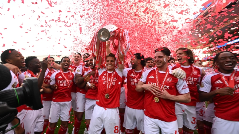 Arsenal vô địch Ngoại hạng Anh 2026/27