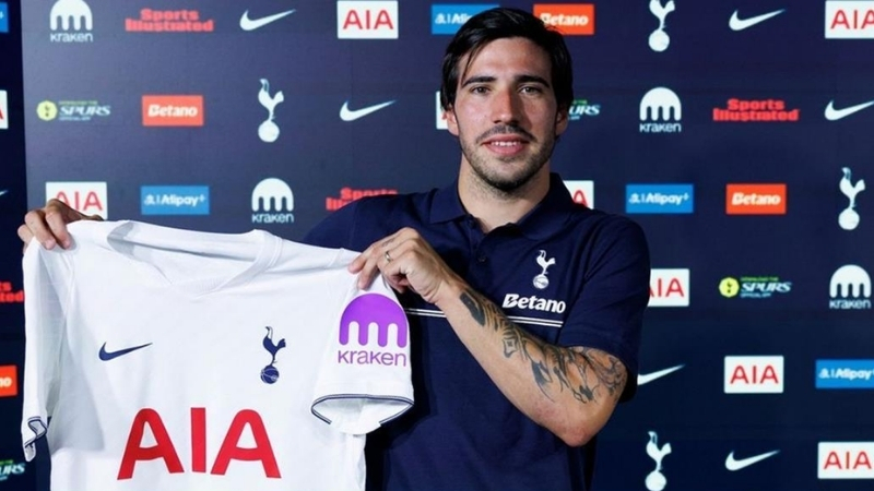 Sandro Tonali ra mắt Tottenham sau khi chuyển nhượng từ Newcastle United hè 2026