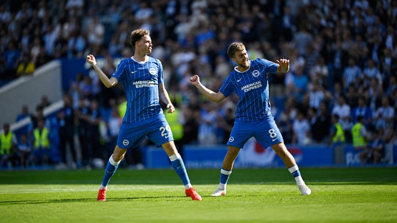 De Cuyper và Hinshelwood góp công lớn vào khởi đầu ấn tượng của Brighton