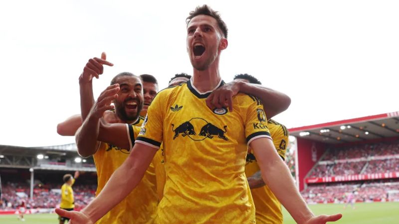 Anton Stach tiếp tục được kỳ vọng tại Elland Road