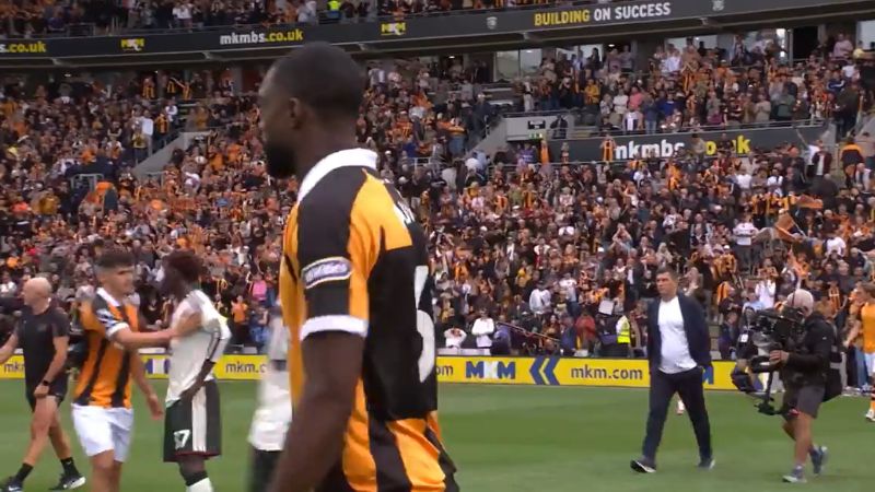 Manchester United thua Hull City 2-0 vòng 1 2026/27