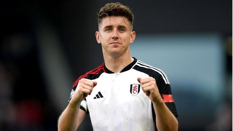 Tom Cairney của Fulham vẫn đang vắng mặt vì chấn thương đầu gối