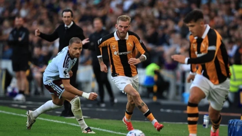 Hull City hoà 0-0 trước Aston Villa tại vòng 3