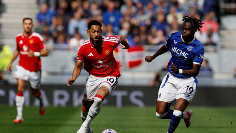 Everton gỡ hoà 2-2 trong trận đấu với Manchester United ở vòng 3