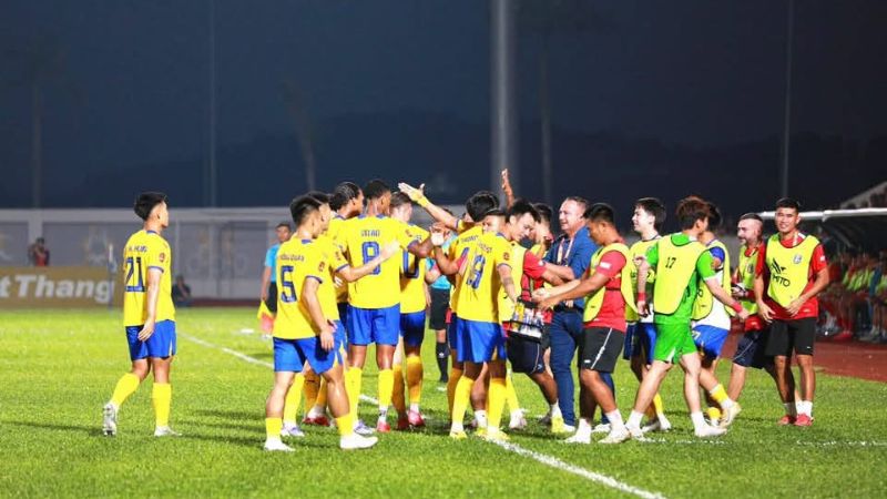Bắc Ninh FC ăn mừng chiến thắng trước Công An TP.HCM