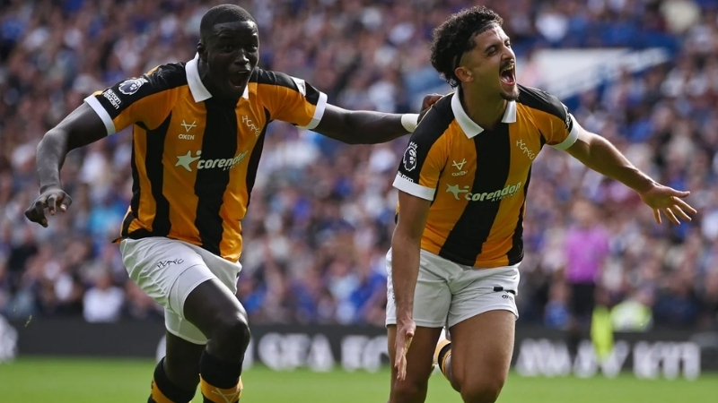 Mohamed Belloumi lập cú đúp giúp Hull City giành một điểm tại Stamford Bridge