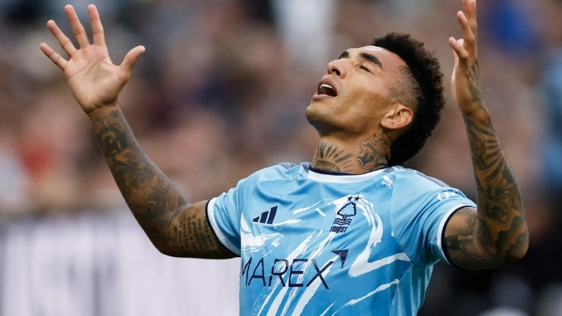 Igor Jesus ghi bàn cuối trận giúp Nottingham Forest đánh bại Aston Villa