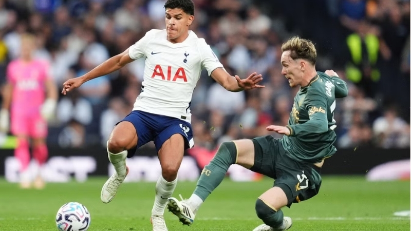 tottenham-hoa-everton-0-0-tai-vong-4-ngoai-hang-anh-2026-27