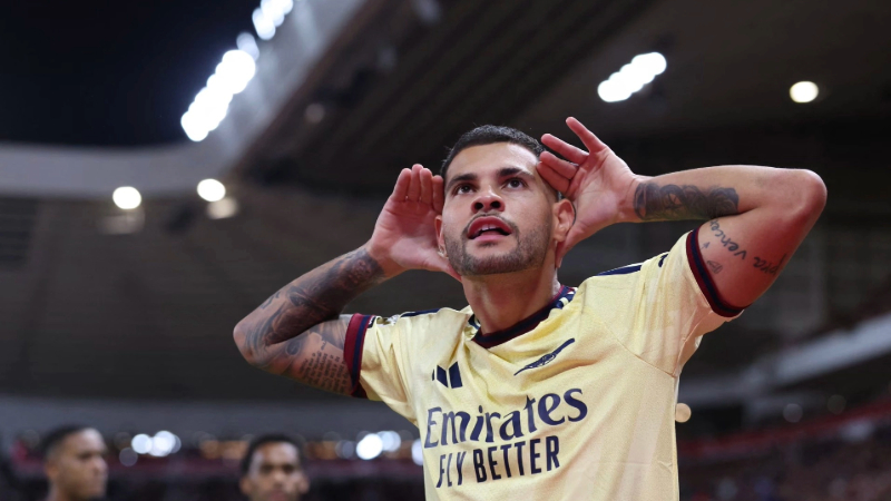 Arsenal duy trì mạch toàn thắng và tạm dẫn đầu Ngoại hạng Anh sau 4 vòng đấu