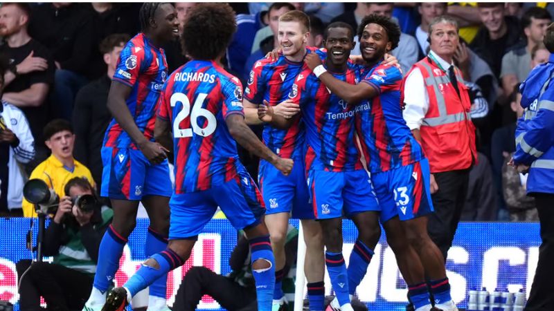 Leeds hòa Crystal Palace 0-0