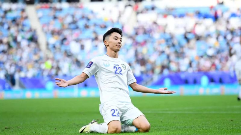 Abbosbek Fayzullaev vắng mặt vì nhận thẻ đỏ trực tiếp trong trận gặp U23 Kuwait