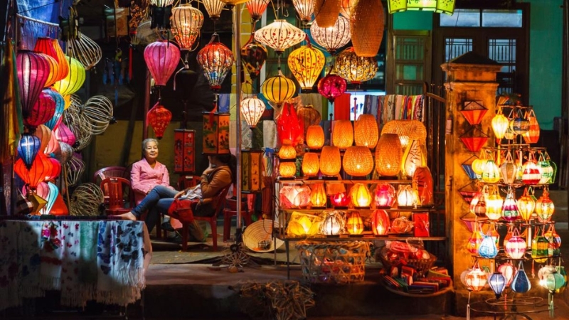 Phố đèn lồng rực rỡ trong đêm Trung thu
