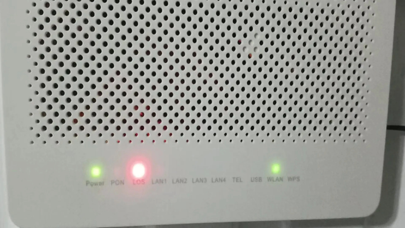 Cục WiFi nháy đỏ là dấu hiệu cảnh báo sự cố mà người dùng nên kiểm tra ngay đẩ tránh gián đoạn kết nối lâu dài