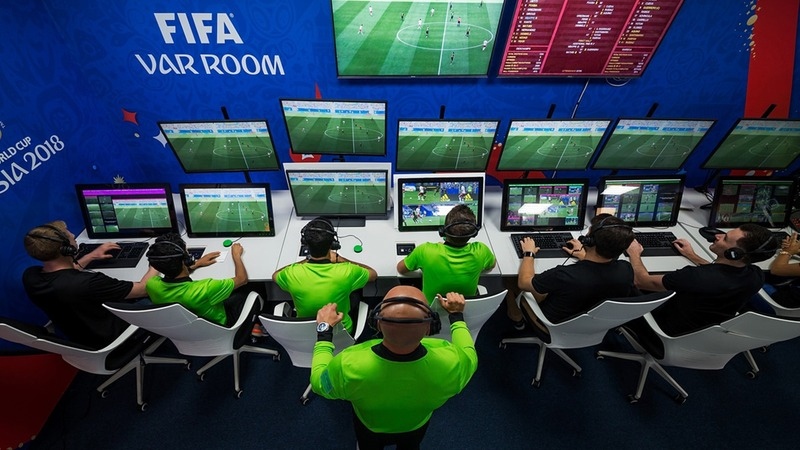 Var giúp trọng tài đưa ra quyết định penalty hay không một cách chính xác
