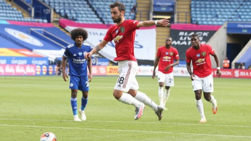 Bruno thường nhảy chân sáo trong chạy đà khi đá penalty