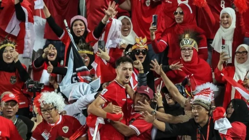 Không khí rực lửa tại sân Gelora Bung Karno, Indonesia