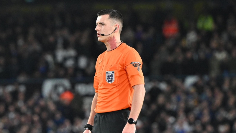 Lewis Smith là trọng tài bắt chính trận Ipswich vs Fulham ngày 10/10