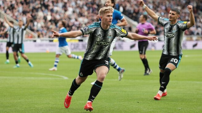 Newcastle đánh bại Hull City 2-1, khép lại trận gần nhất với 3 điểm trên sân nhà