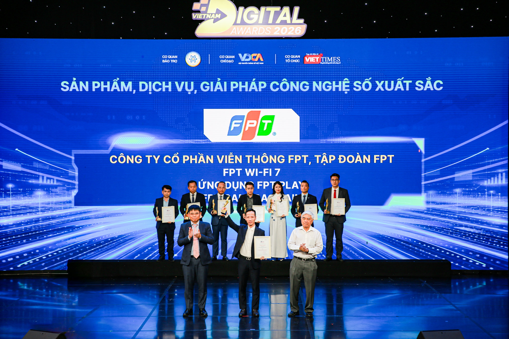 FPT Wi-Fi 7, FPT Play v&agrave; FPT Camera Brain ghi dấu ấn tại Giải thưởng Chuyển đổi số Việt Nam 2026