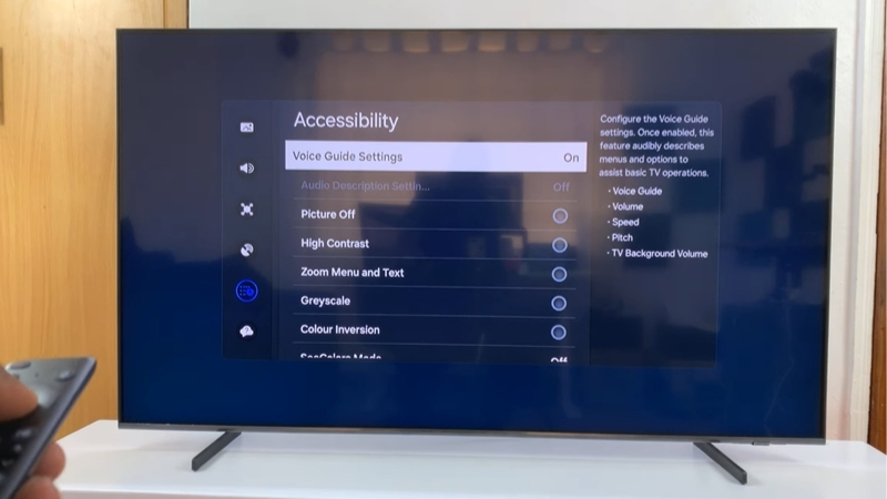 Vào Voice Guide Settings trong Accessibility