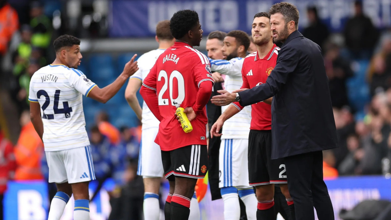 MU có trận hòa đầy tiếc nuối trước Leeds