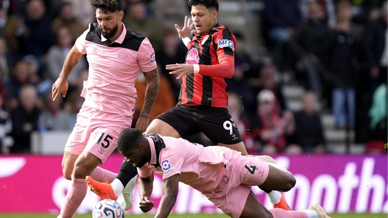 Sunderland nhận thất bại 0-2 trước Bournemouth tại vòng 7 Ngoại hạng Anh