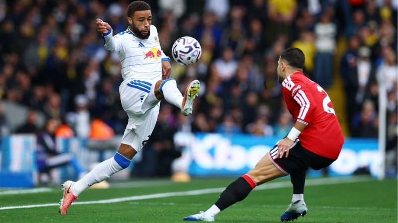 Leeds United cầm hòa Man United 1-1 tại vòng 7 Ngoại hạng Anh