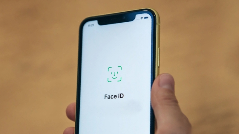 Xác thực Face ID khi truy cập cuộc trò chuyện ChatGPT đã khóa