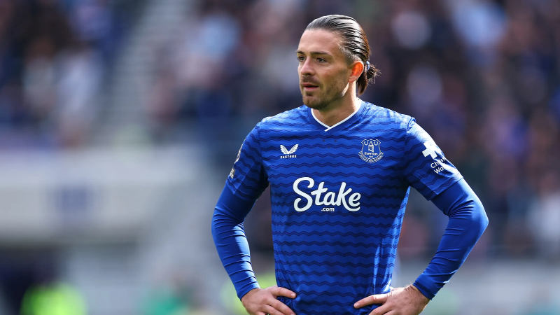 Jack Grealish là nhân tố đáng chú ý trong các pha phản công của Everton