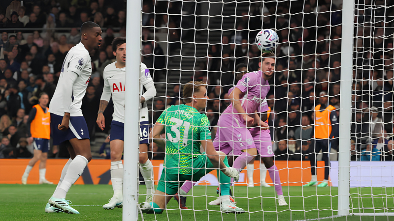 Coventry vừa thua 1-3 trước Tottenham tại vòng 7 Ngoại Hạng Anh