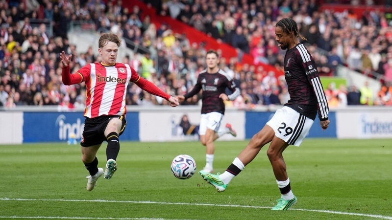 Brentford nhận thất bại 1-2 trước Liverpool tại vòng 7 Ngoại hạng Anh