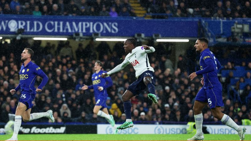 Chelsea tiếp đón Manchester United tại Stamford Bridge trong khuôn khổ vòng 9 Ngoại hạng Anh