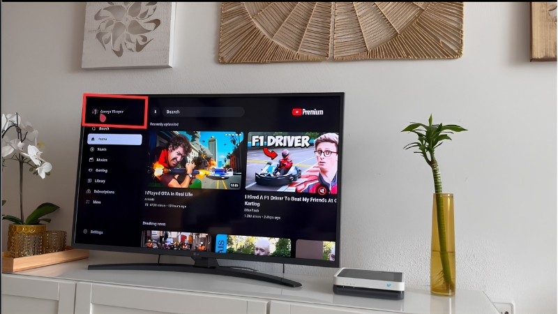 Chọn biểu tượng tài khoản trên YouTube