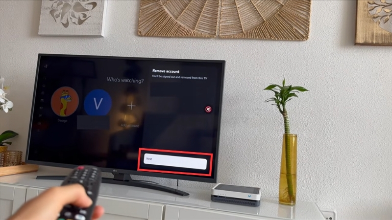 Chọn xóa tài khoản hoặc đăng xuất khỏi YouTube
