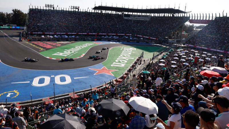 Autódromo Hermanos Rodríguez - đường đua Mexico City với những khúc cua tốc độ cao và khu vực sân vận động đặc trưng