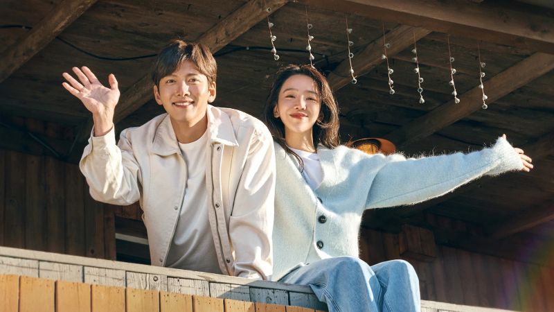 Ji Chang Wook vào vai Cho Yong Pil trong phim Welcome to Samdal-ri