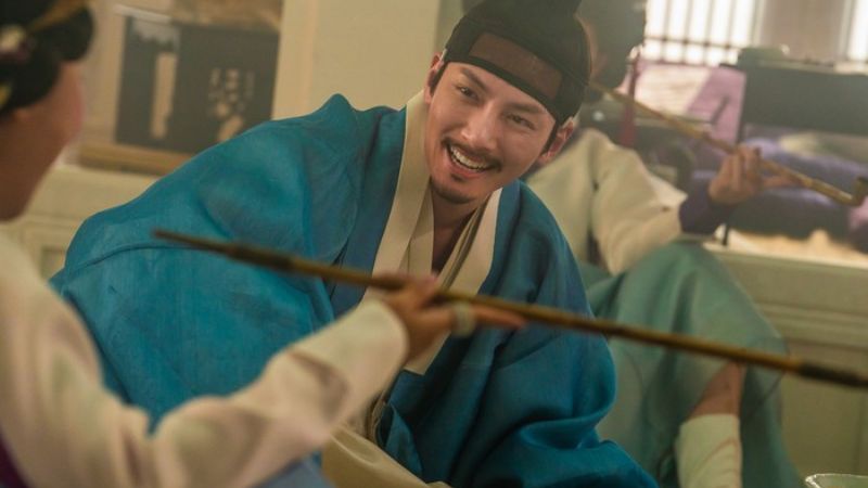 Ji Chang Wook đảm nhận vai Cho Won, một người đàn ông nổi tiếng đào hoa