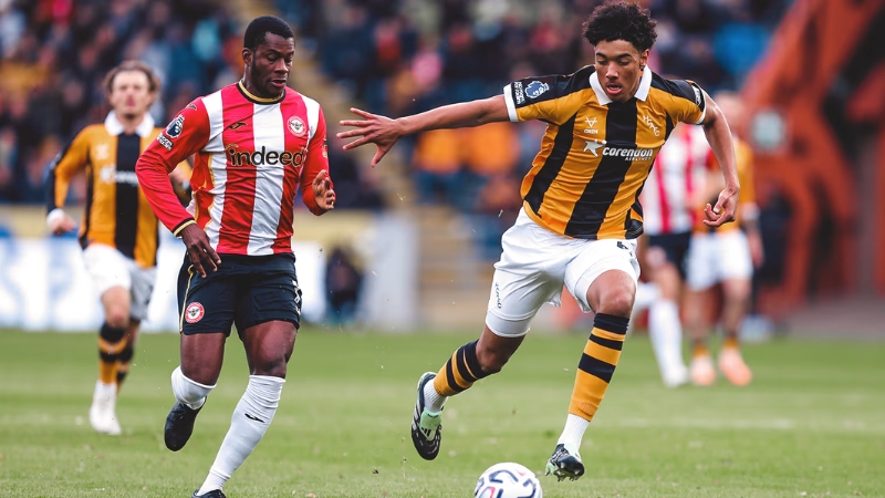 Brentford chia điểm với Hull City sau trận hòa 1-1 ở vòng đấu gần nhất