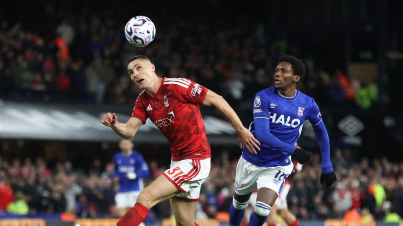 Nottingham Forest chia điểm với Ipswich Town ở trận đấu gần nhất