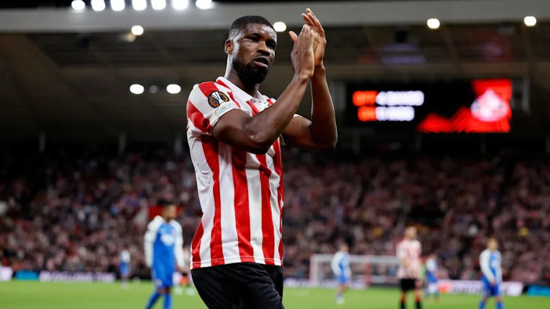 Kevin Danso trở lại sau án treo giò, giúp gia tăng sức mạnh hàng thủ của Sunderland