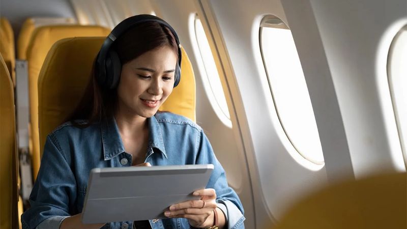 Xem phim và giải trí trên máy bay bằng máy tính bảng