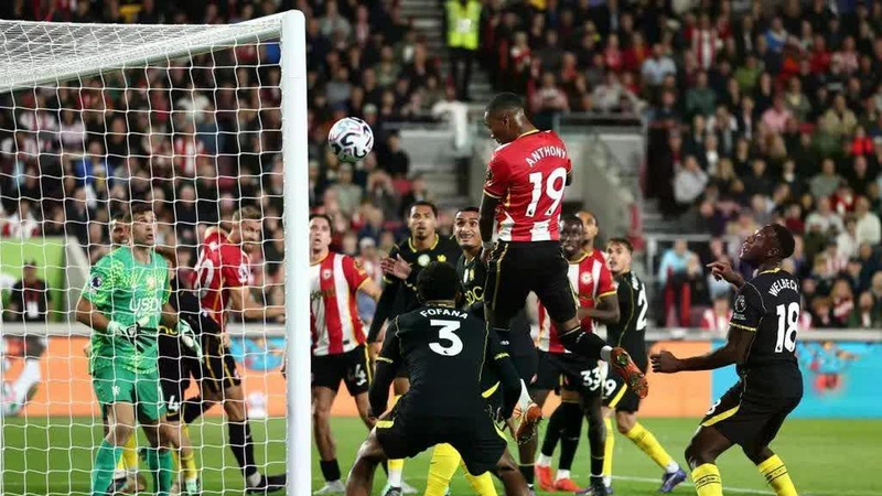 Brentford gây ấn tượng với chiến thắng cách biệt 3-0 trước Chelsea