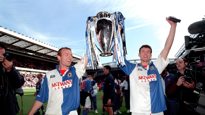 Blackburn Rovers nâng cup Ngoại Hạng Anh năm 1995