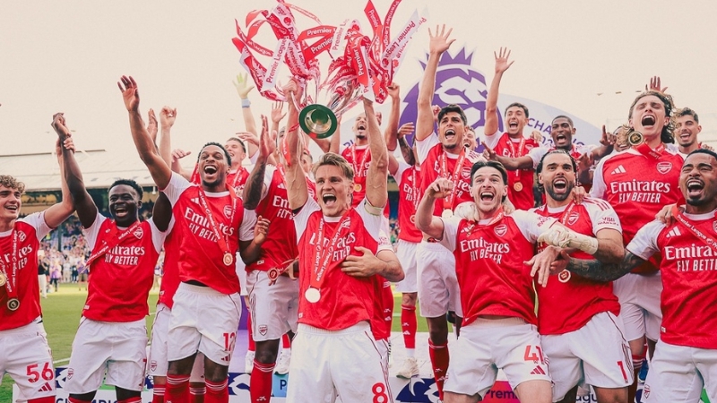 Arsenal ăn mừng chức vô địch Ngoại hạng Anh mùa giải 2025/26