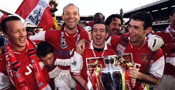 Arsenal giành chức vô địch Premier League đầu tiên dưới thời Arsene Wenger