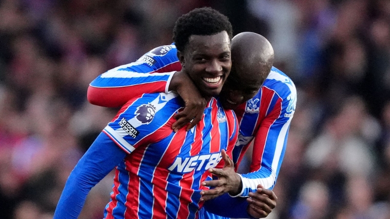 Eddie Nketiah ghi bàn giúp Crystal Palace đánh bại Fulham và giành vé vào tứ kết Cúp Liên đoàn Anh