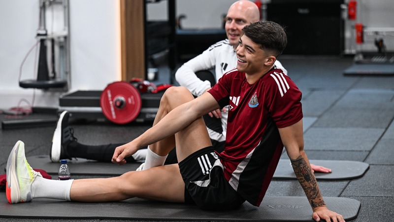 Việc Lewis Miley kịp trở lại sẽ giúp tuyến giữa của Newcastle thêm vững chắc